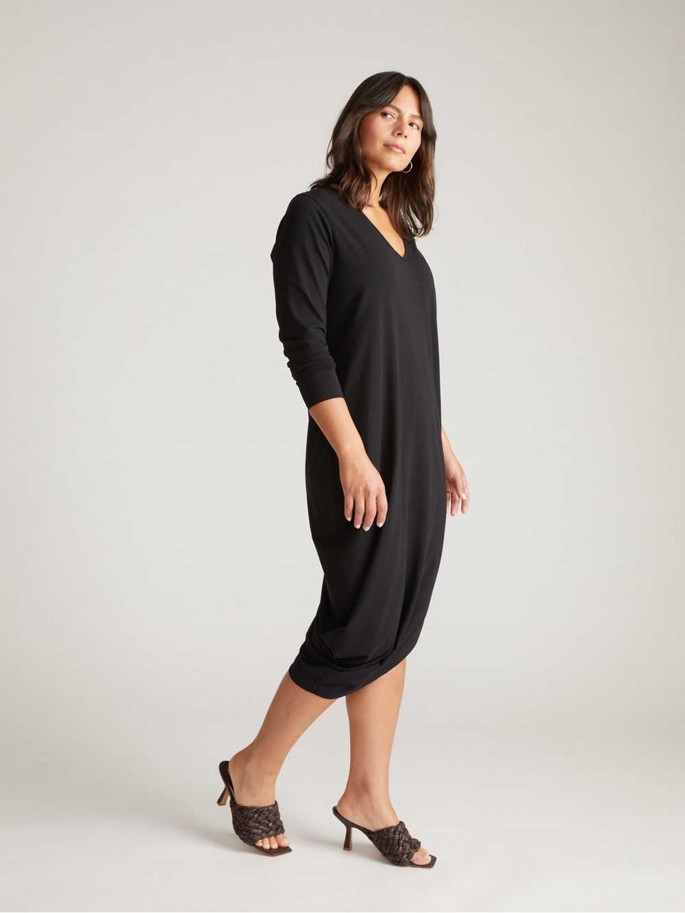 Universal Standard Iconic Long Sleeve V-Neck Geneva Dress